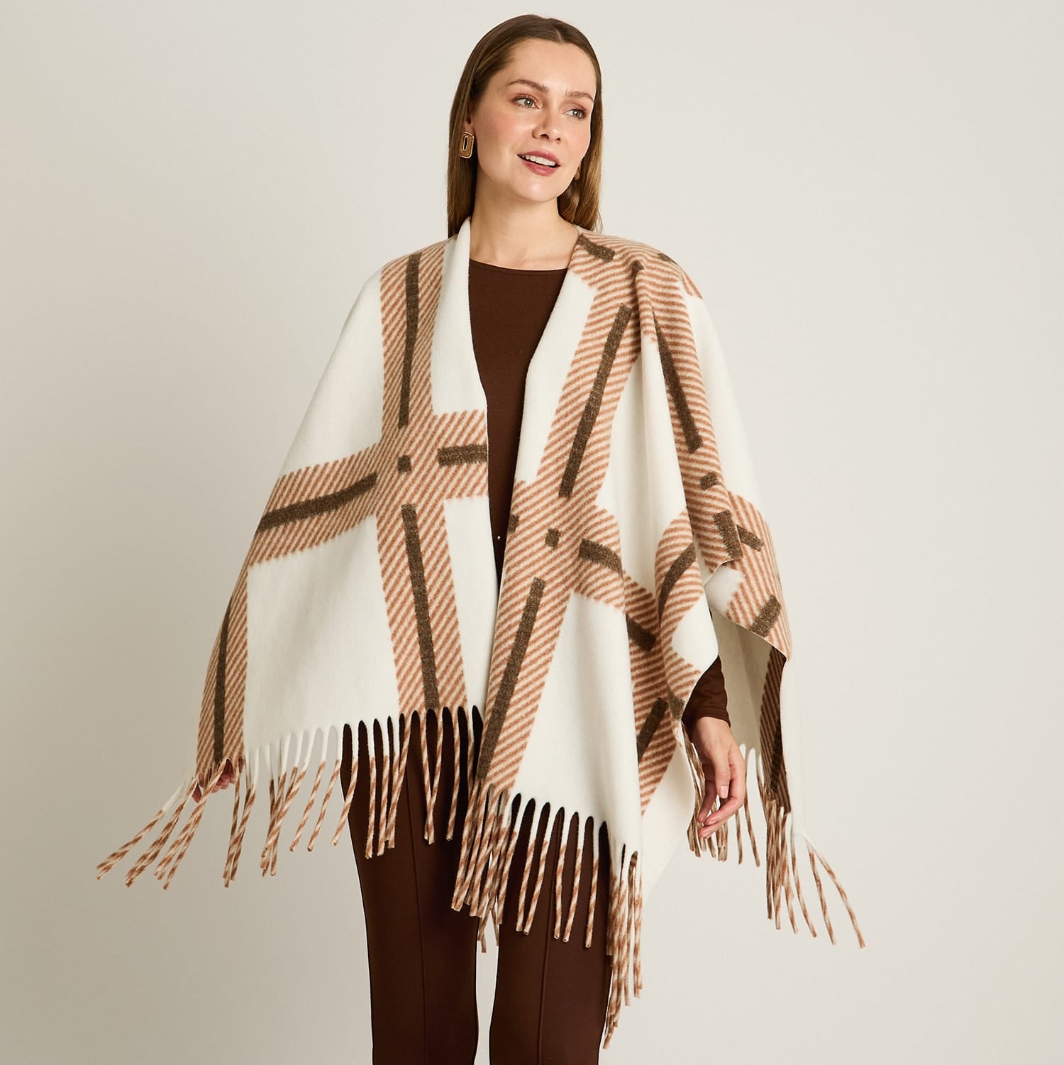 Poncho Beige No Aplica Elasticidad Media Sin Forro Calce Normal Tela Tejido